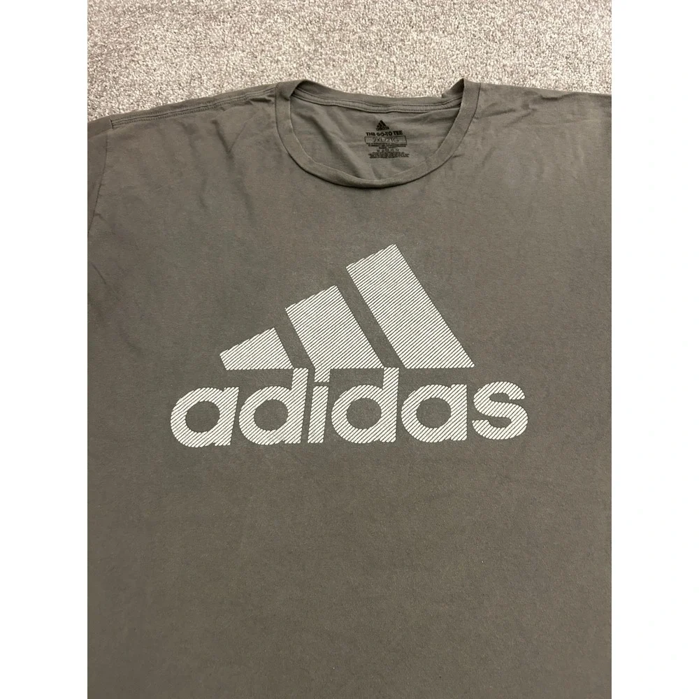 Adidas T-Shirt Mens 2XL Grey Excellent Go-To Tee Graphic Logo Short Sleeve
